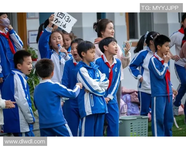 松仁足球小将勇闯绿茵场展现青春梦想与团队精神的精彩故事